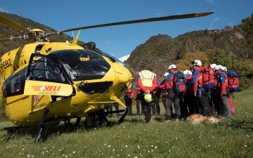 Escursionista muore davanti al figlio, un passante vede ma si rifiuta di soccorrerlo